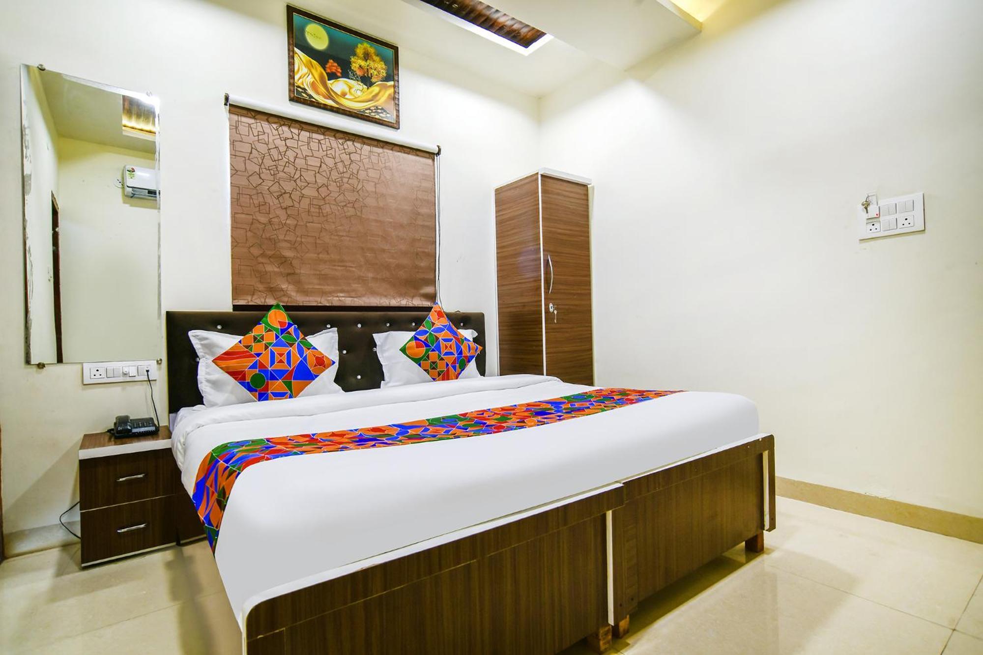 Fabhotel Crown Park Indore Exteriör bild